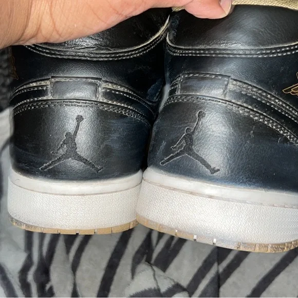 Jordan 1 mid size 9